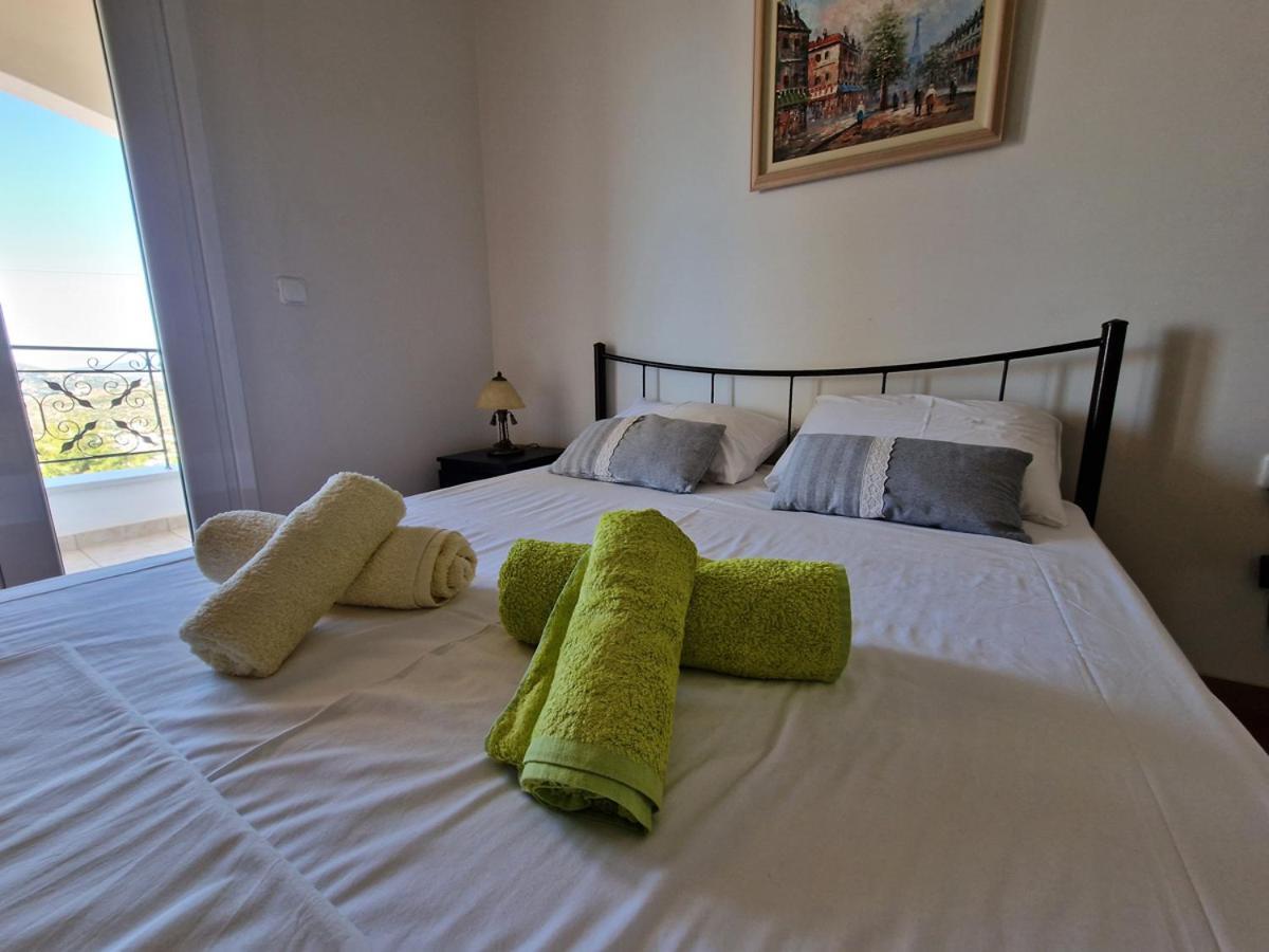 Villa Liana : Luxury Villa With Fantastic Sea View, Near Airport Pórto Ráfti 外观 照片